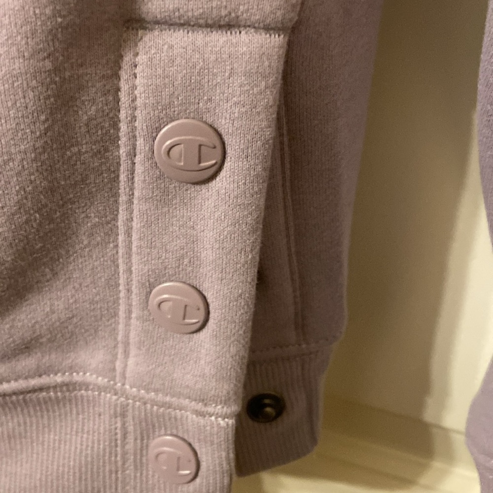 NWOT Champion Sweatshirt Small - Picture 9 of 11